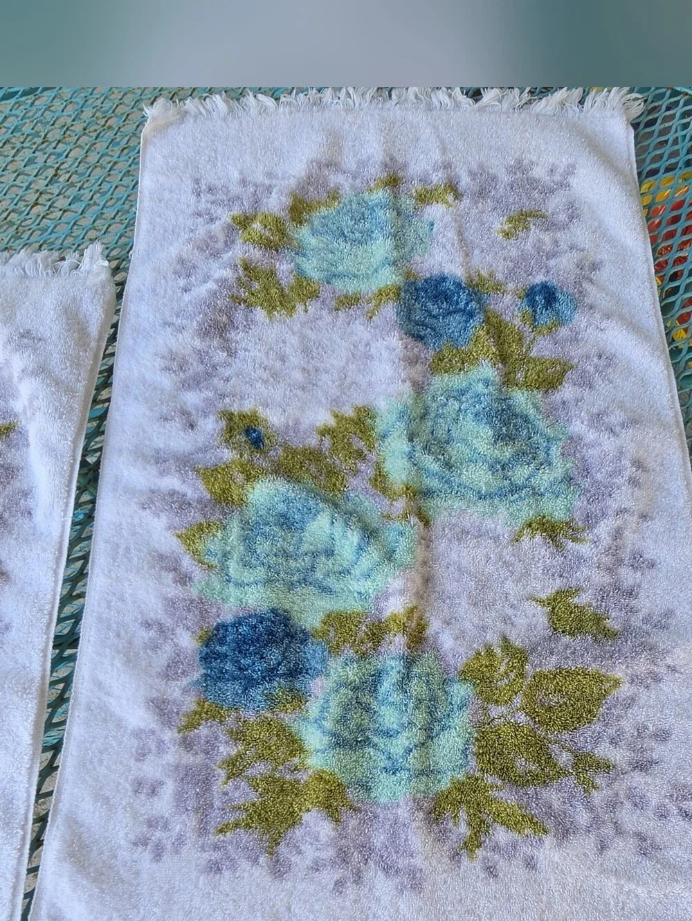 Fieldcrest Royal Velvet Floral Rose White/Blue/Green Fringed Cotton 3pc Set